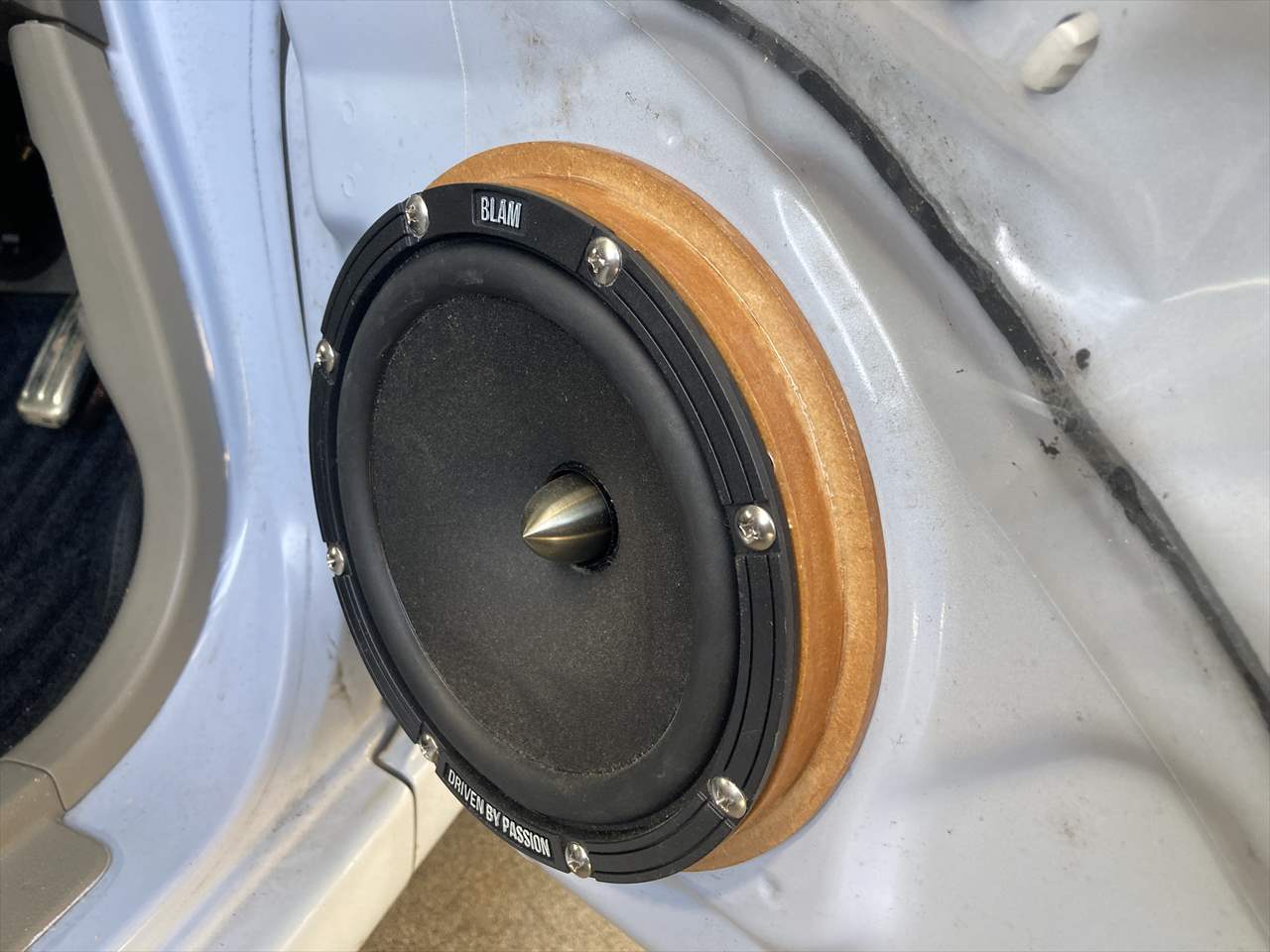 スピーカーバッフル